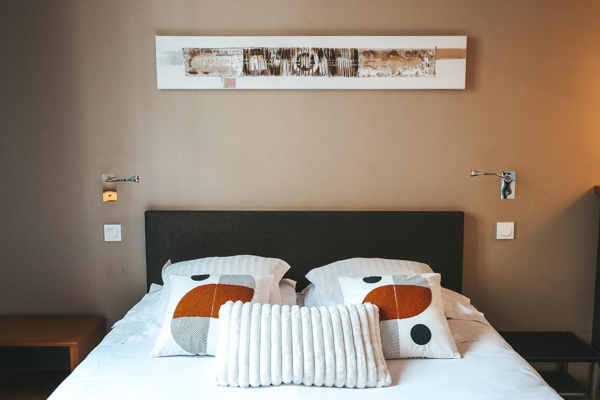 Suit'Home Commerce Angers Bagian luar foto