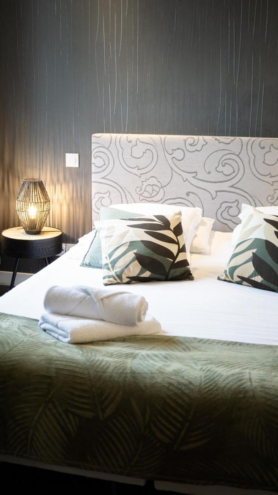 Suit'Home Commerce Angers Bagian luar foto